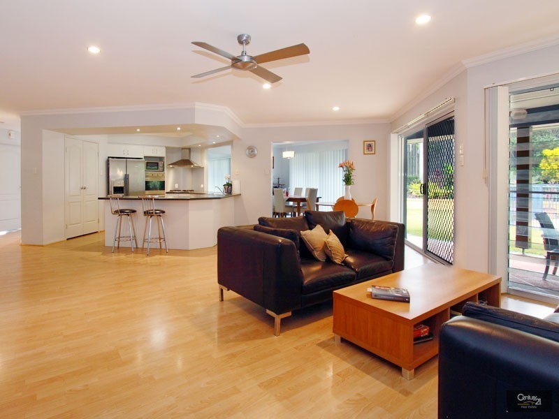 12 Pinehurst Court, Albany Creek QLD 4035