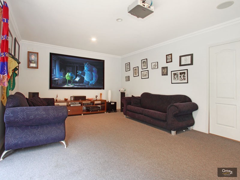 12 Pinehurst Court, Albany Creek QLD 4035