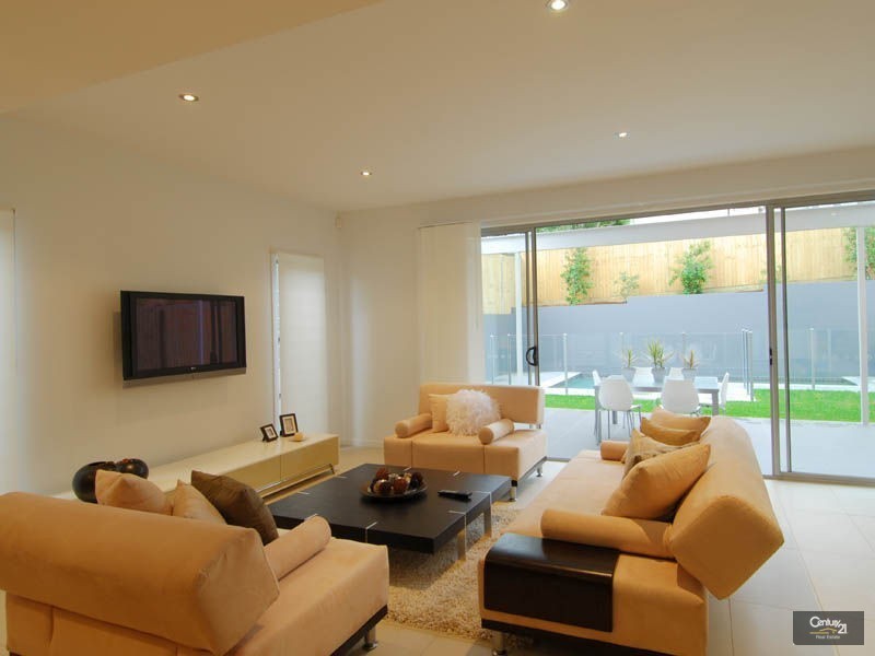 7 Amorosa Court, Eatons Hill QLD 4037