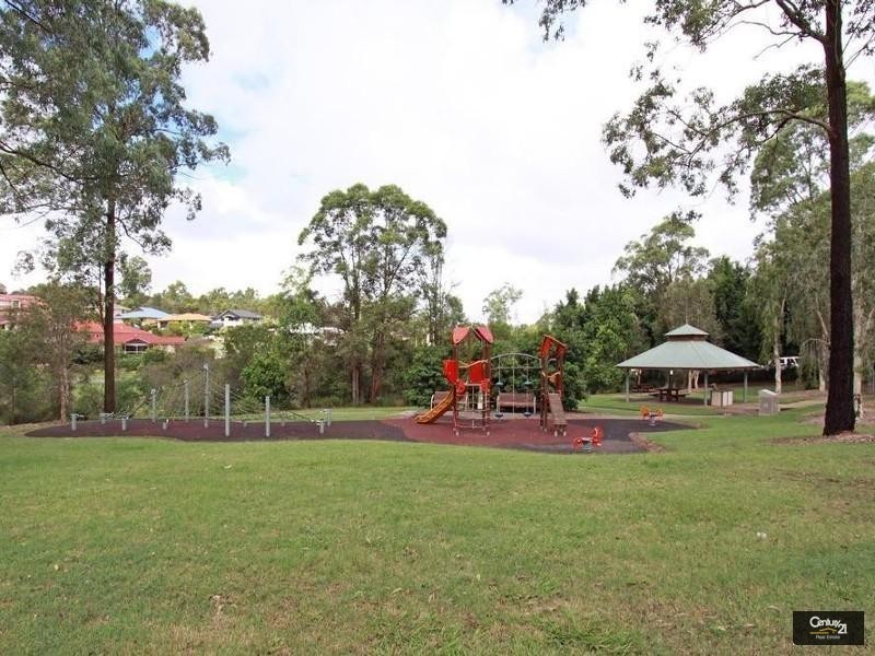 3 Amorosa Court, Eatons Hill QLD 4037