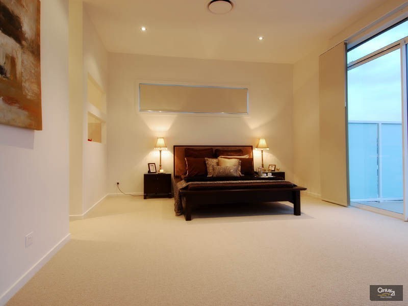 3 Amorosa Court, Eatons Hill QLD 4037