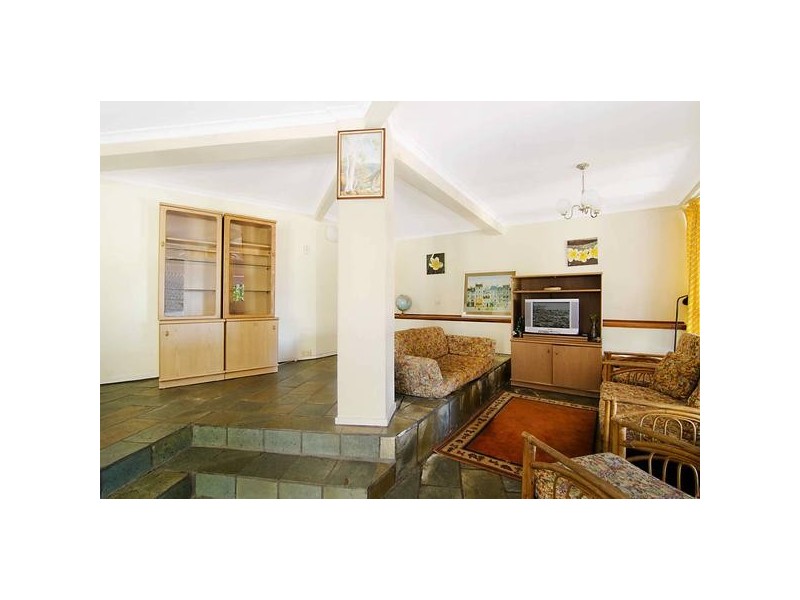 38  Fifth Avenue, St Lucia QLD 4067