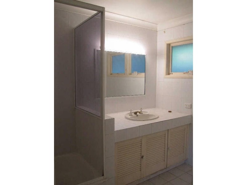 5  Bingham Street, Kenmore QLD 4069