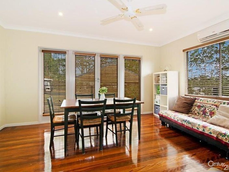 10 Cedarleigh Road, Kenmore QLD 4069