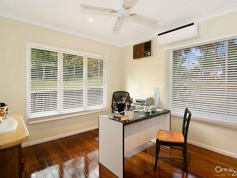 10 Cedarleigh Road, Kenmore QLD 4069