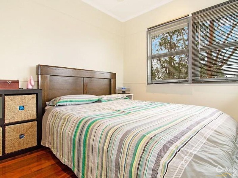 10 Cedarleigh Road, Kenmore QLD 4069