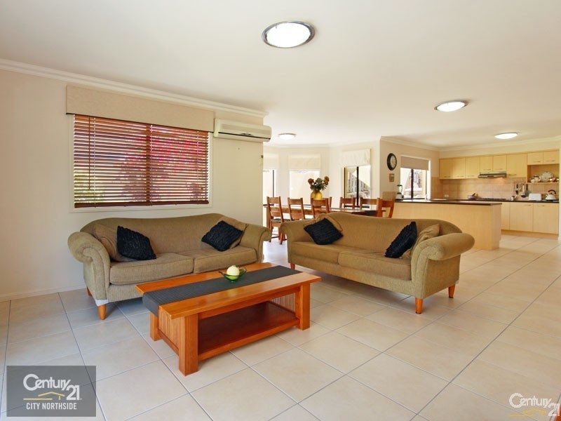 12 Country Club Drive, Albany Creek QLD 4035