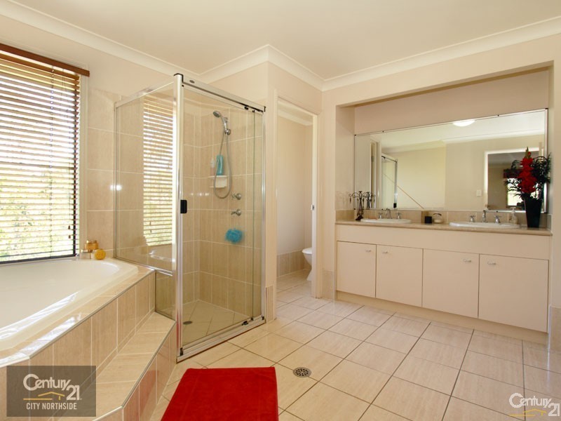 12 Country Club Drive, Albany Creek QLD 4035