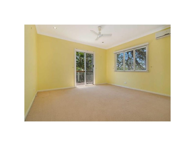 19  Moordale Street, Chapel Hill QLD 4069