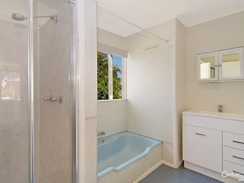 11 Chalk Street, Wooloowin QLD 4030