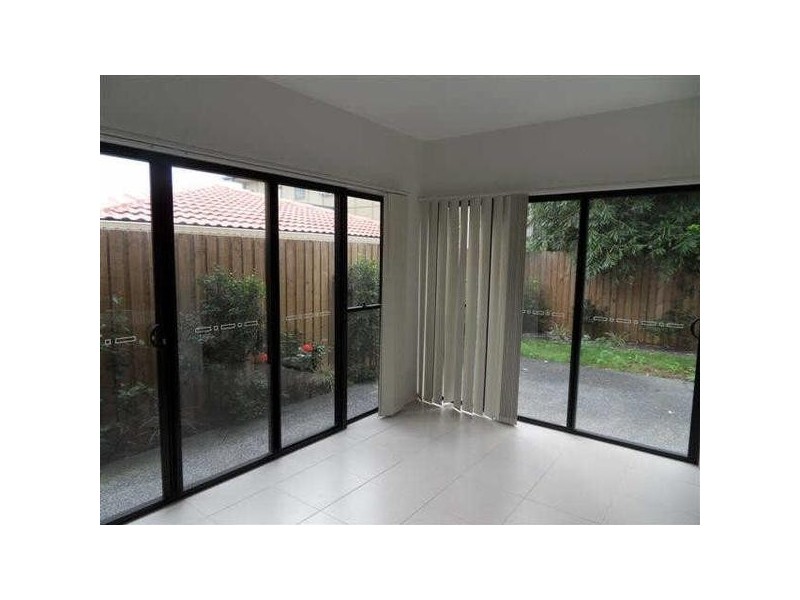 3/24  Windsor Street, Hamilton QLD 4007