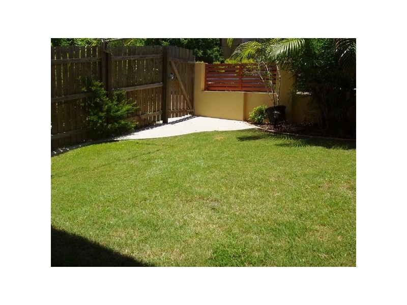 2/92  Eton Street, Nundah QLD 4012