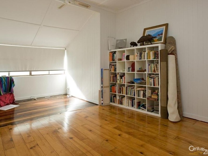 10 Dawson Street, Wooloowin QLD 4030