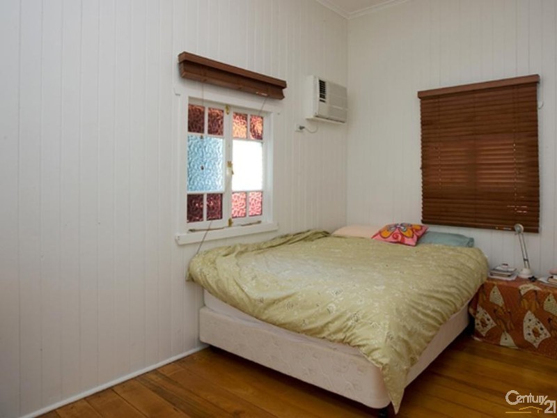 10 Dawson Street, Wooloowin QLD 4030