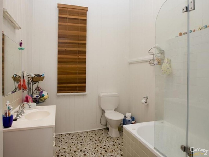 10 Dawson Street, Wooloowin QLD 4030