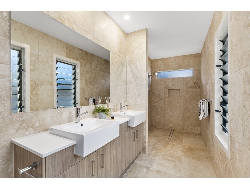 7 Livingstone St, Tewantin QLD 4565