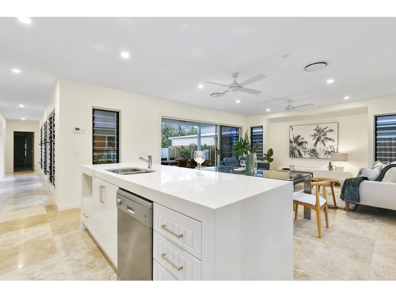 7 Livingstone St, Tewantin QLD 4565