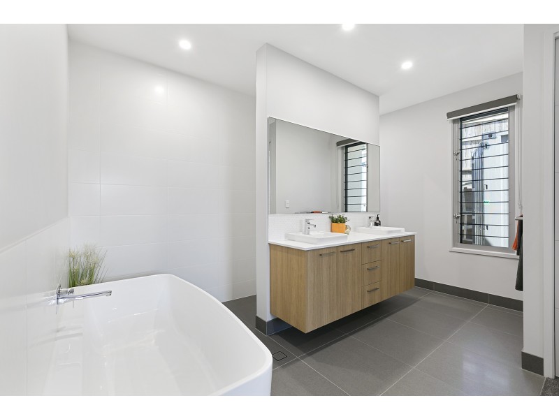 110 Ridgeview Drive, Peregian Springs QLD 4573