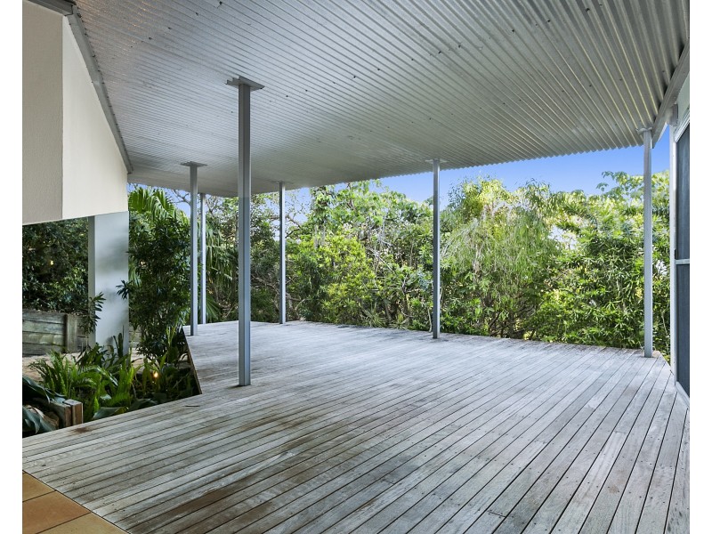 8/27 Ross Crescent, Sunshine Beach QLD 4567