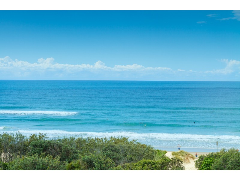 11 Crusoe Court, Castaways Beach QLD 4567