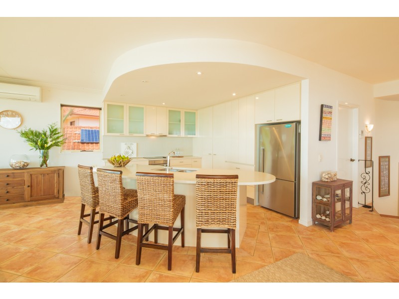 11 Crusoe Court, Castaways Beach QLD 4567