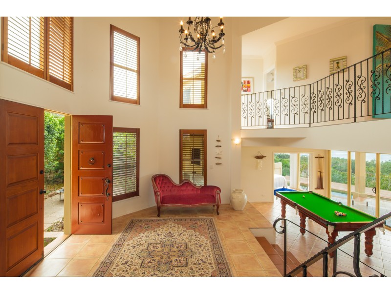 11 Crusoe Court, Castaways Beach QLD 4567