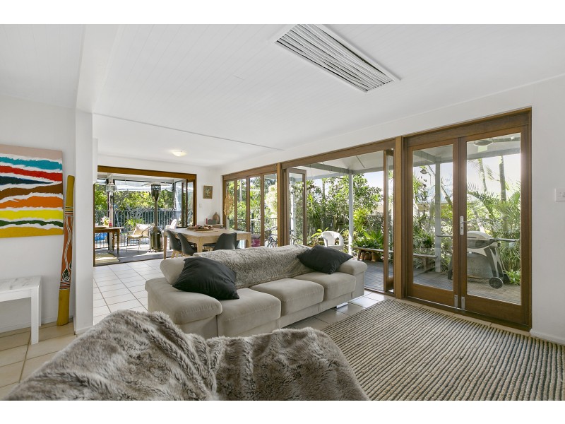 6 Weyba Street, Sunshine Beach QLD 4567