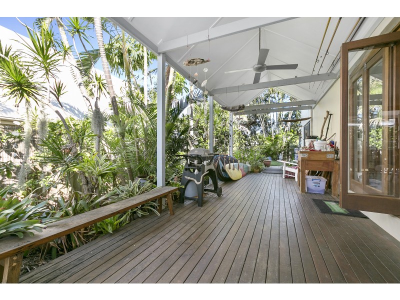 6 Weyba Street, Sunshine Beach QLD 4567