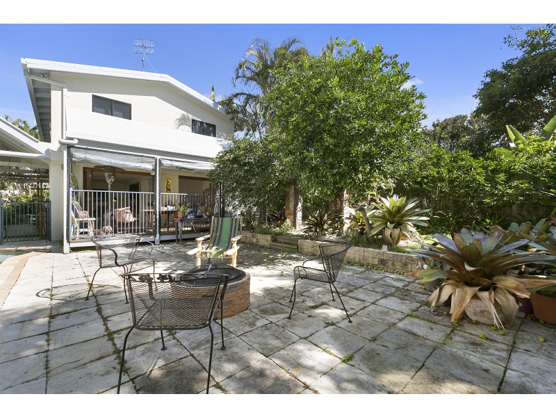 6 Weyba Street, Sunshine Beach QLD 4567