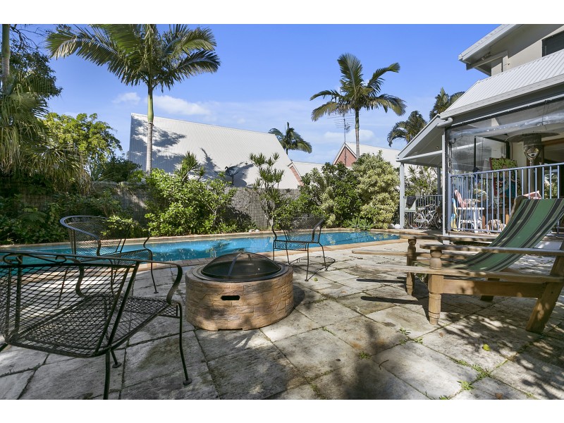 6 Weyba Street, Sunshine Beach QLD 4567