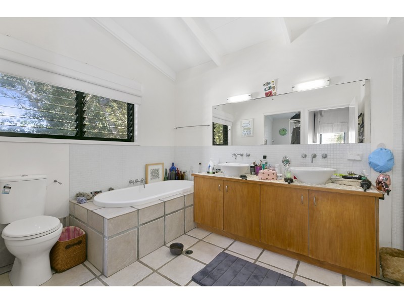 6 Weyba Street, Sunshine Beach QLD 4567