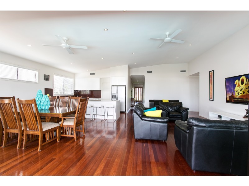 8  Tea Tree Grove, Peregian Springs QLD 4573