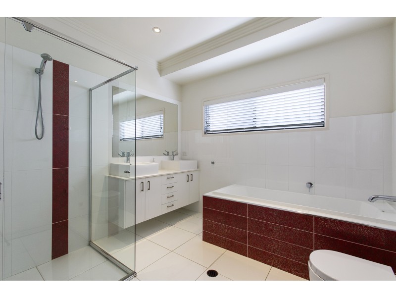 8  Tea Tree Grove, Peregian Springs QLD 4573