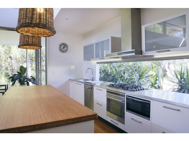 20 Coral Tree Avenue, Noosa Heads QLD 4567