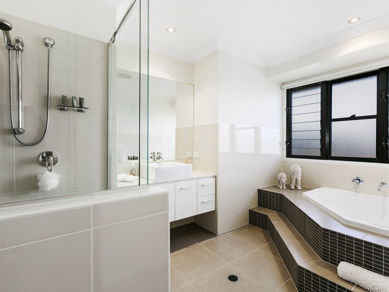 74 The Avenue, Peregian Springs QLD 4573