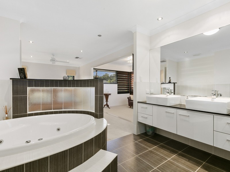 74 The Avenue, Peregian Springs QLD 4573