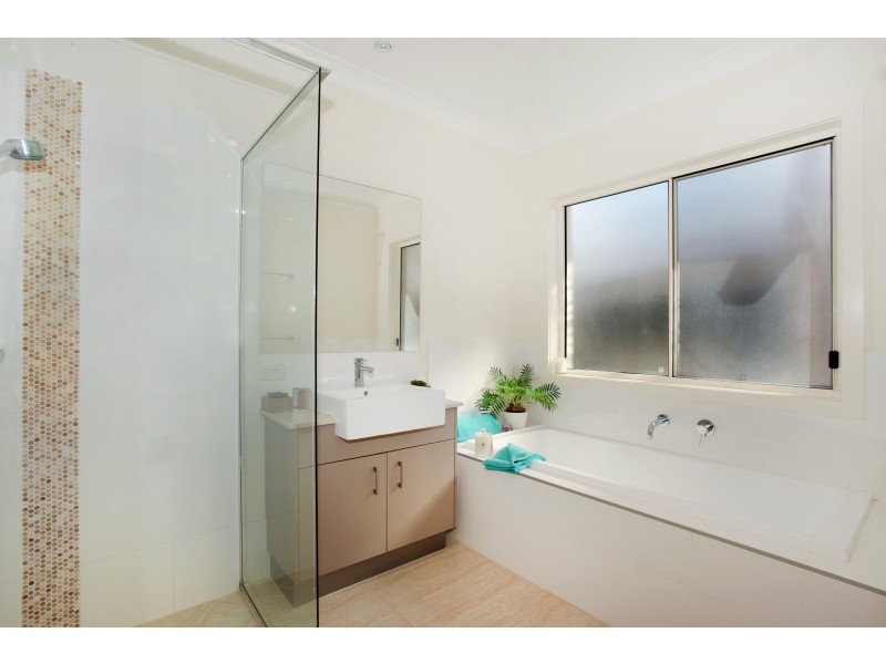 11 Peachtree Crescent, Peregian Springs QLD 4573