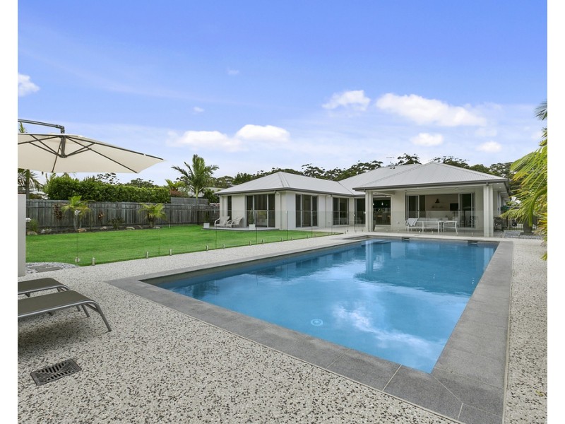 18 Attenuatta Place, Noosaville QLD 4566