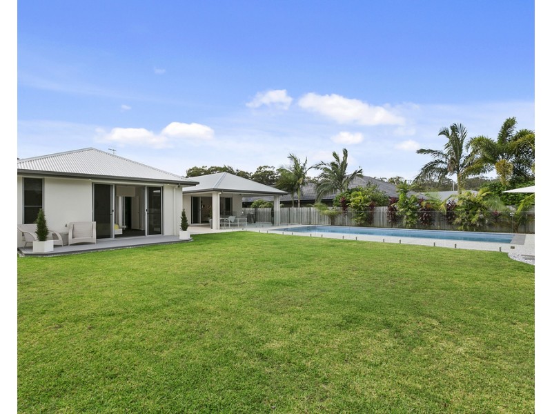 18 Attenuatta Place, Noosaville QLD 4566