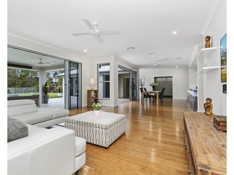 18 Attenuatta Place, Noosaville QLD 4566