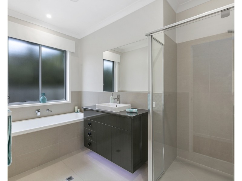 18 Attenuatta Place, Noosaville QLD 4566