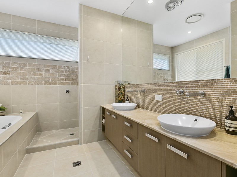 1 Cobblestone Place, Peregian Springs QLD 4573