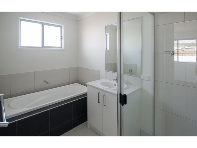 2/22 Silver Wattle Drive, Peregian Springs QLD 4573