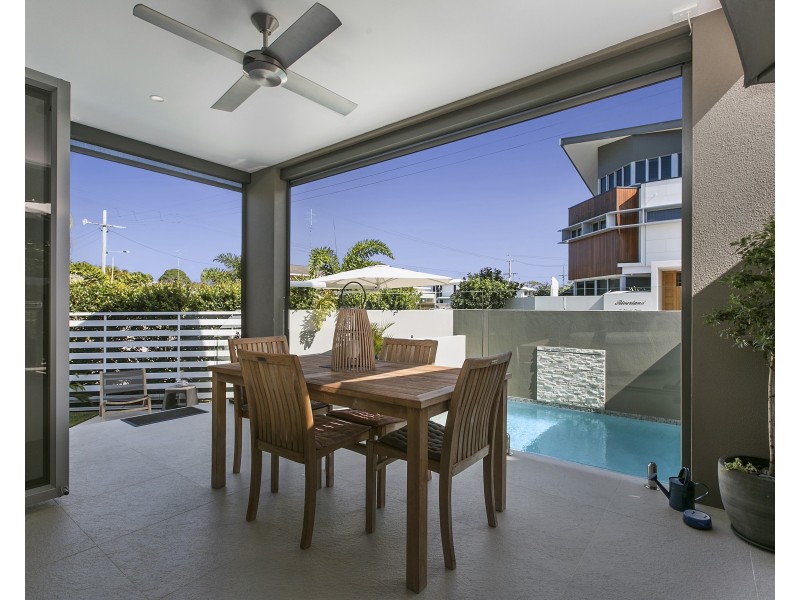 2/18 Edward Street, Noosaville QLD 4566