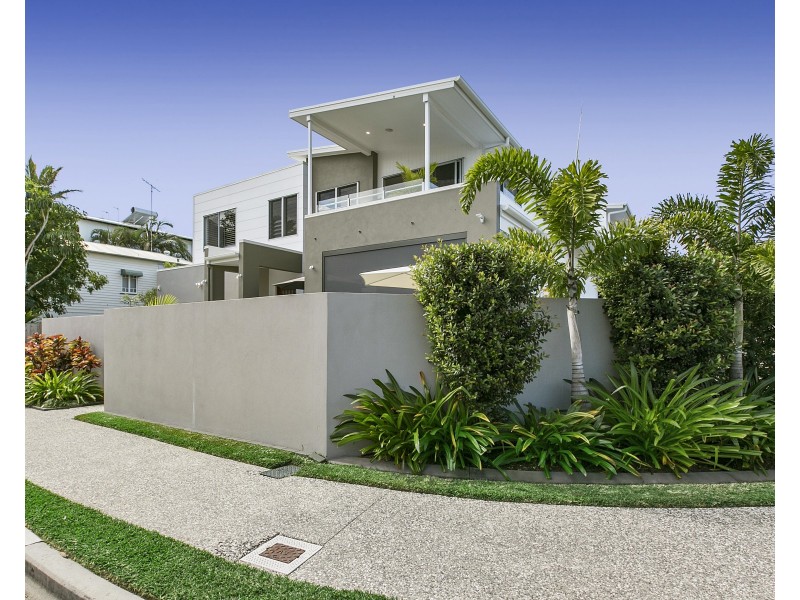 2/18 Edward Street, Noosaville QLD 4566