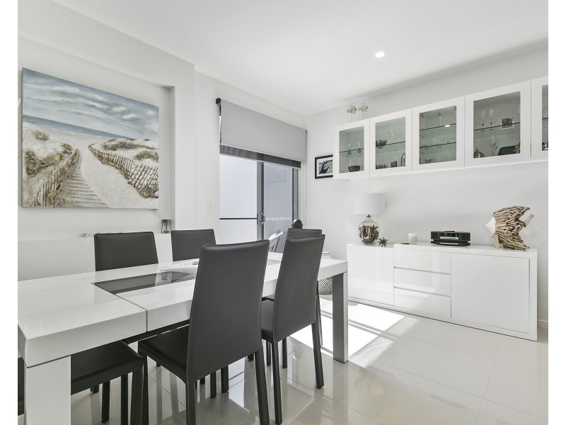 2/18 Edward Street, Noosaville QLD 4566