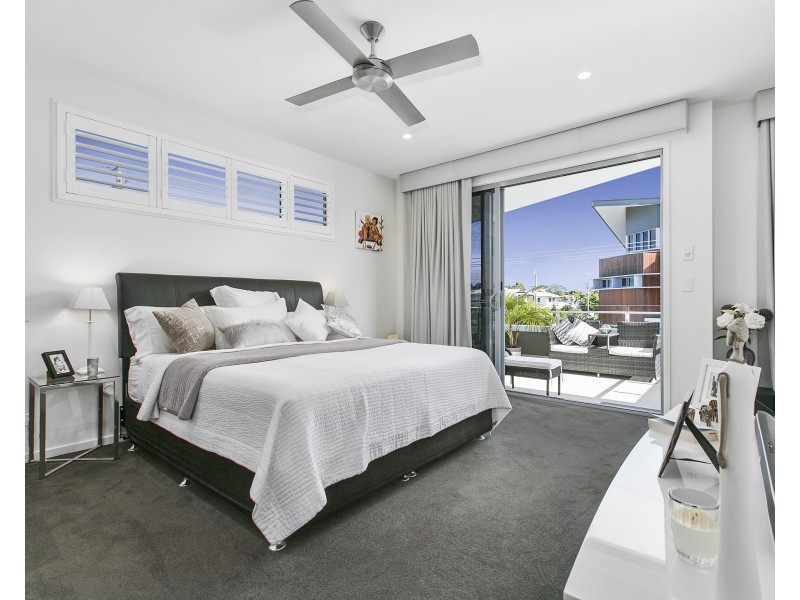 2/18 Edward Street, Noosaville QLD 4566