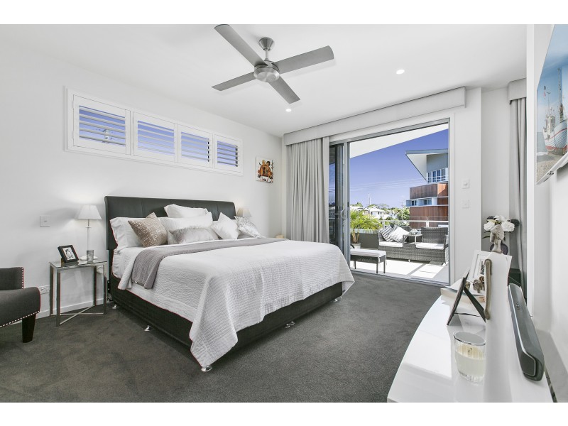 2/18 Edward Street, Noosaville QLD 4566