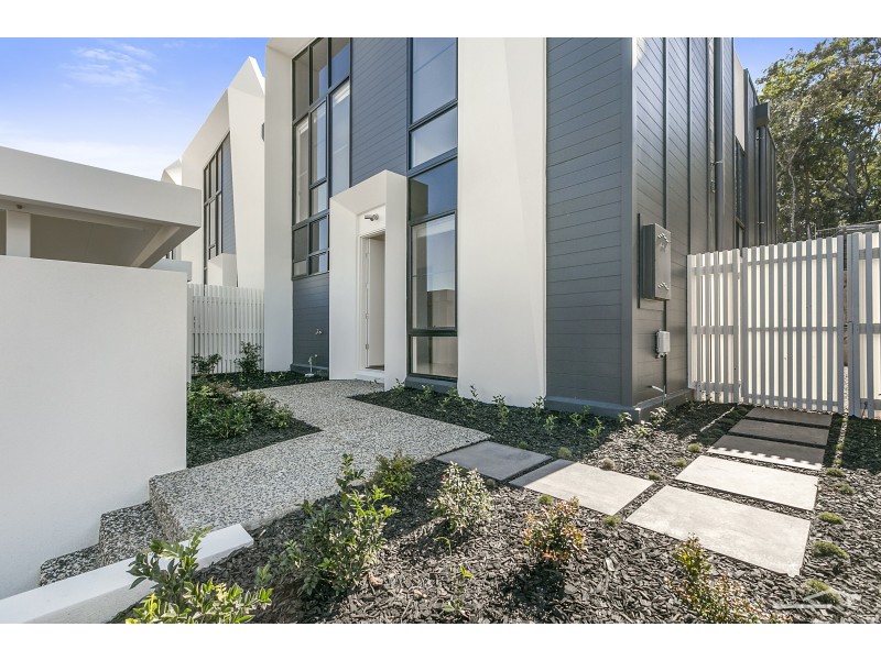 2 Regency Court, Peregian Springs QLD 4573