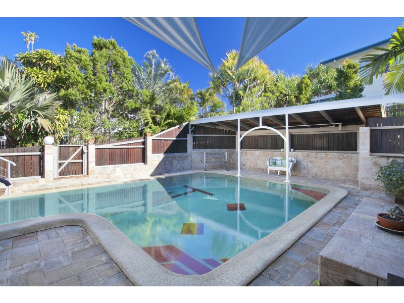 6 Bartill Court, Noosa Heads QLD 4567